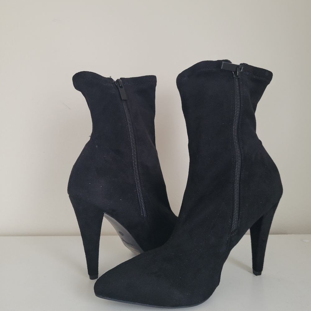 Black heel boots
